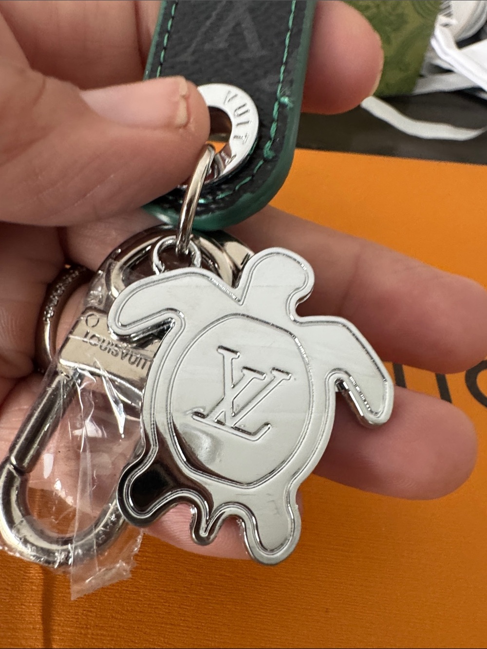 Green Turtle Key Charm with Black & Green Leather Strap - Picture 2 of 3